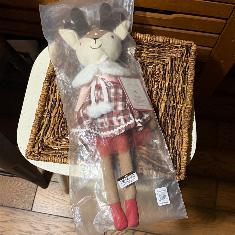 Pottery Barn Kids Holly Plush Reindeer Doll BNWT - Picture 6 of 6